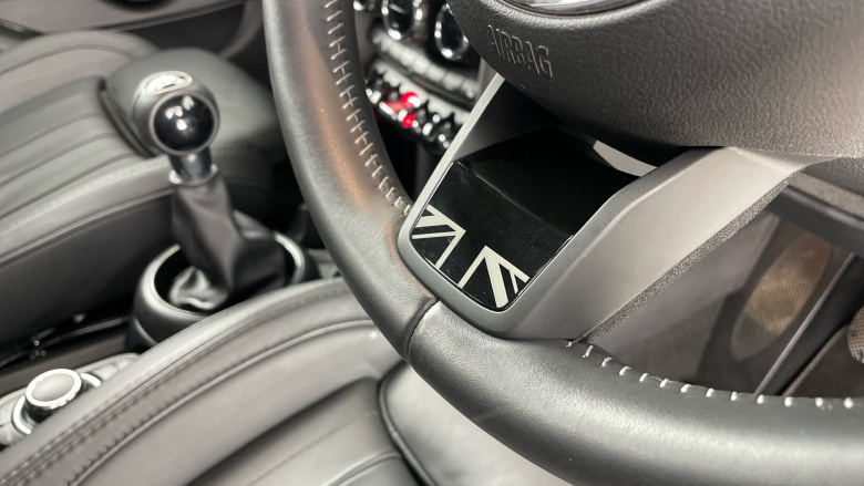 MINI Hatchback 1.5 Cooper Exclusive Premium 5dr Petrol Hatchback